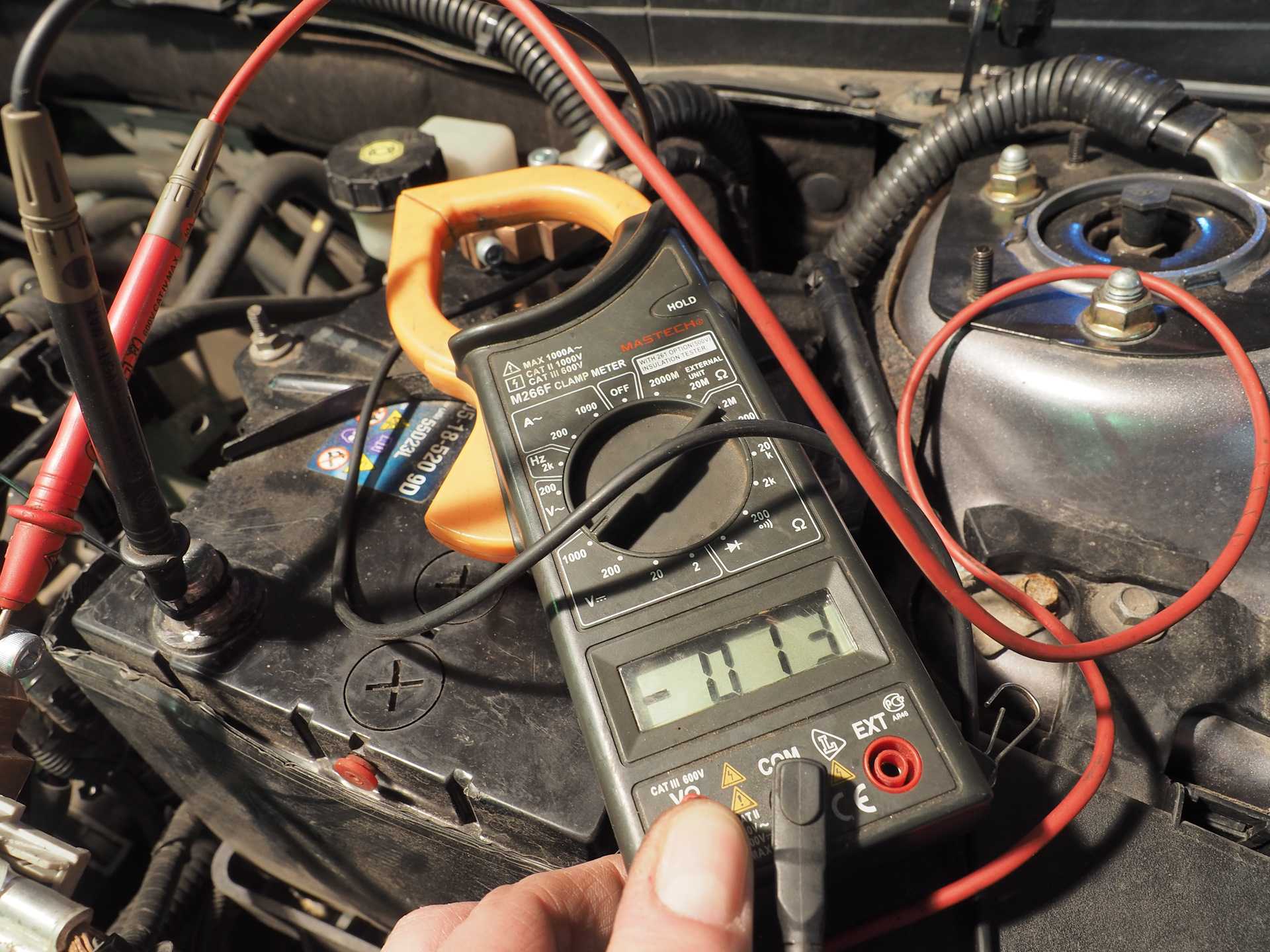 Поиск утечки тока в автомобиле с отключением аккумулятора