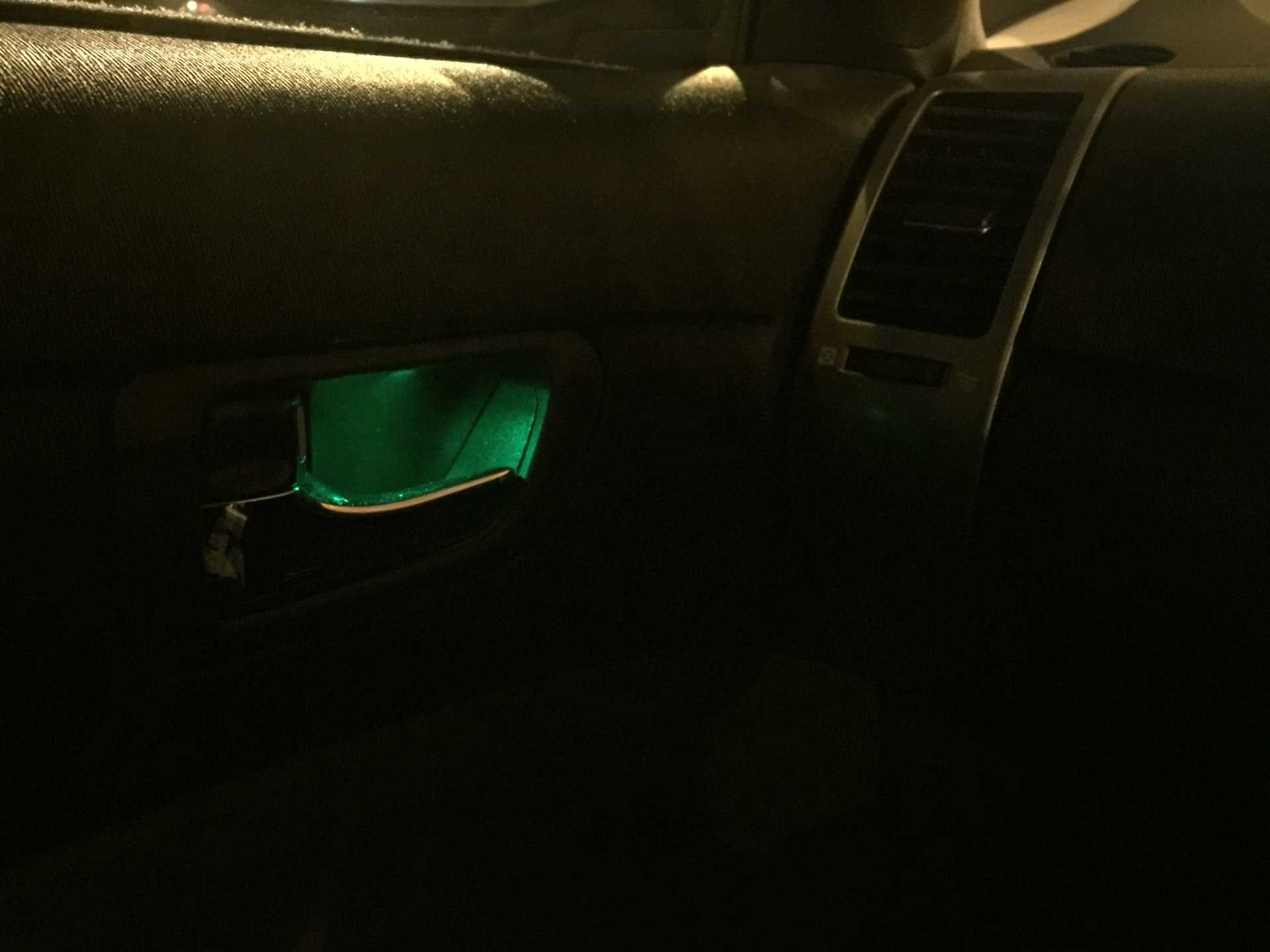 Установка светодиодной и неоновой подсветки салона автомобиля своими руками