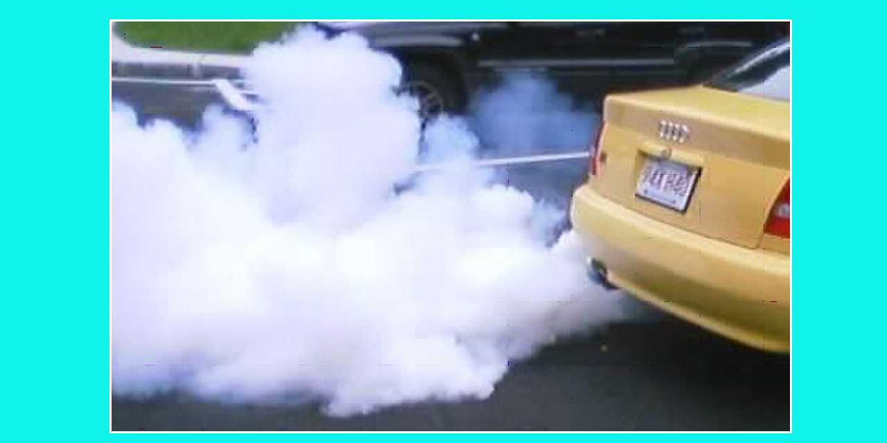 Белый дым с выхлопной бензинового двигателя: особенности, причины