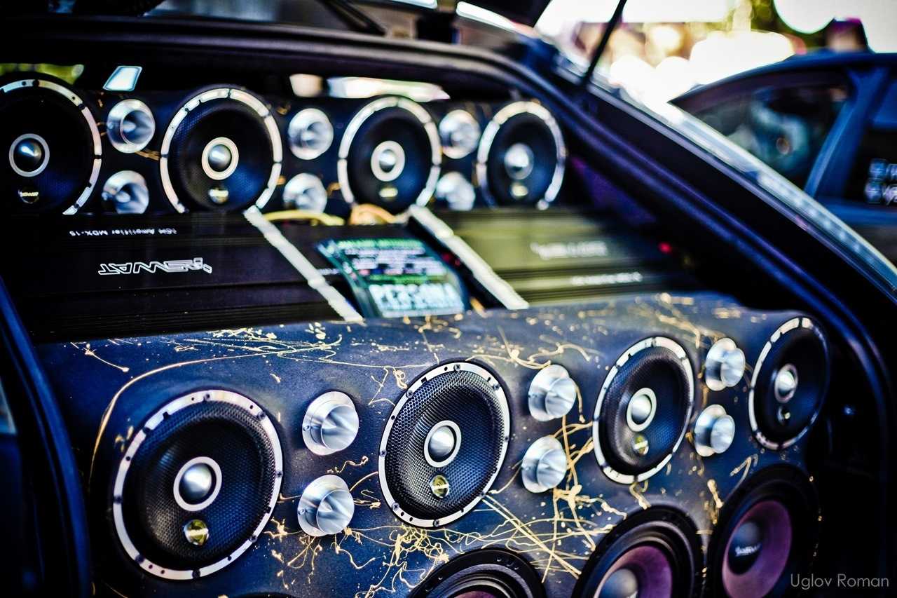 Звук в автомобиле: подбираем усилитель — мощный, но аккуратный / stereo.ru
