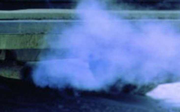 Что означает белый дым из выхлопной трубы? 2 основные причины и способы диагностики неисправности