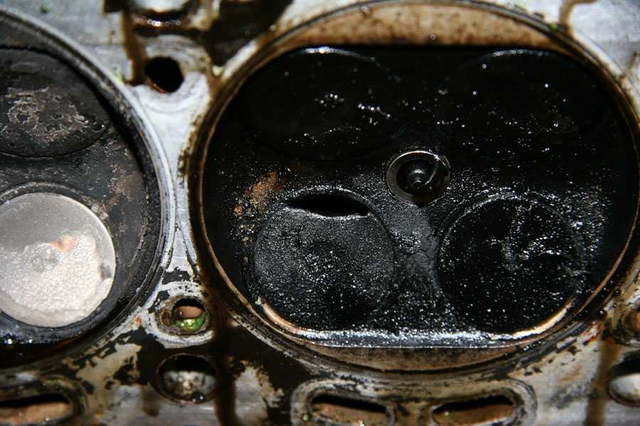 Почему двигатель ест масло - причины и последствия